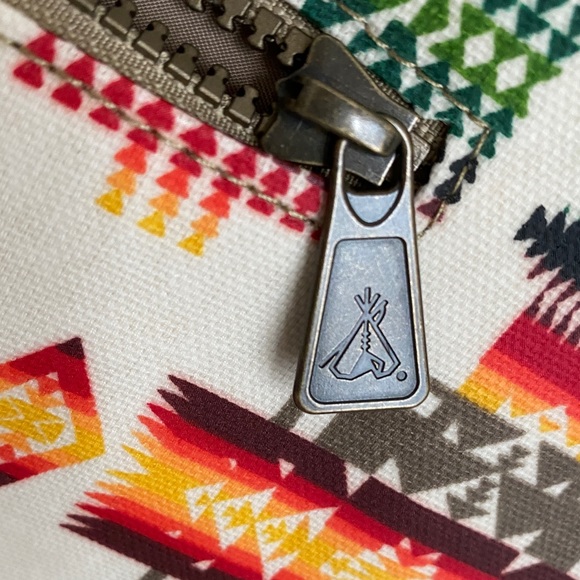 Pendleton Chief Joseph Canvas Big Zip Pouch. - Picture 11 of 14